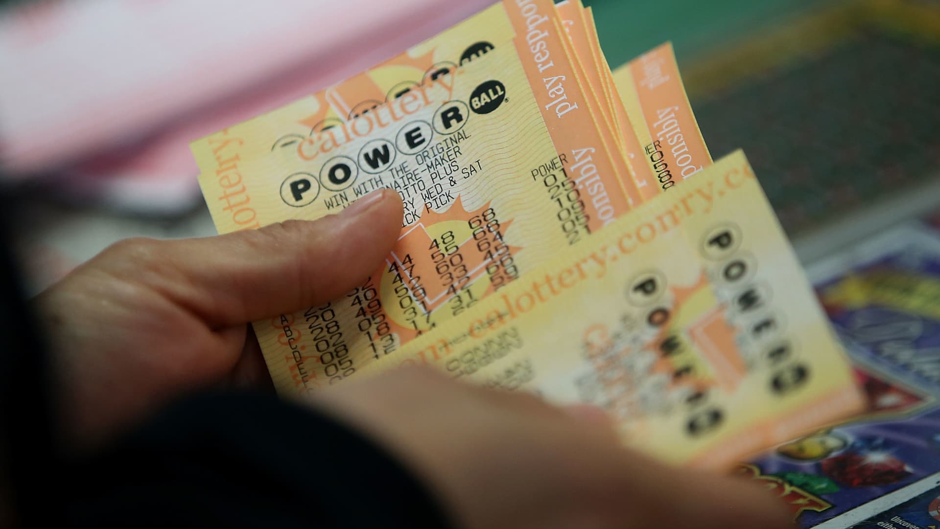 Numbers drawn for estimated $1 billion Powerball jackpot
