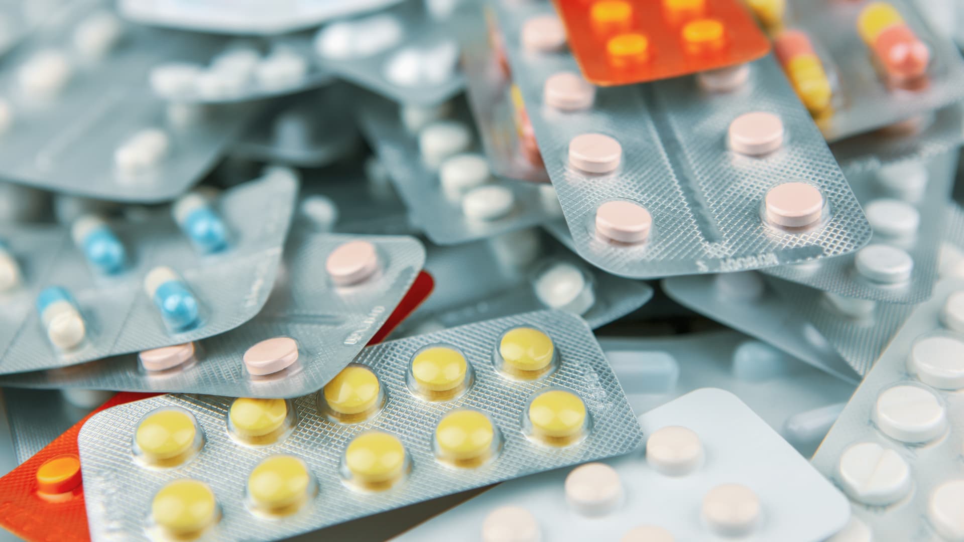 Trump's drug price ultimatum sets pharma firms scrambling