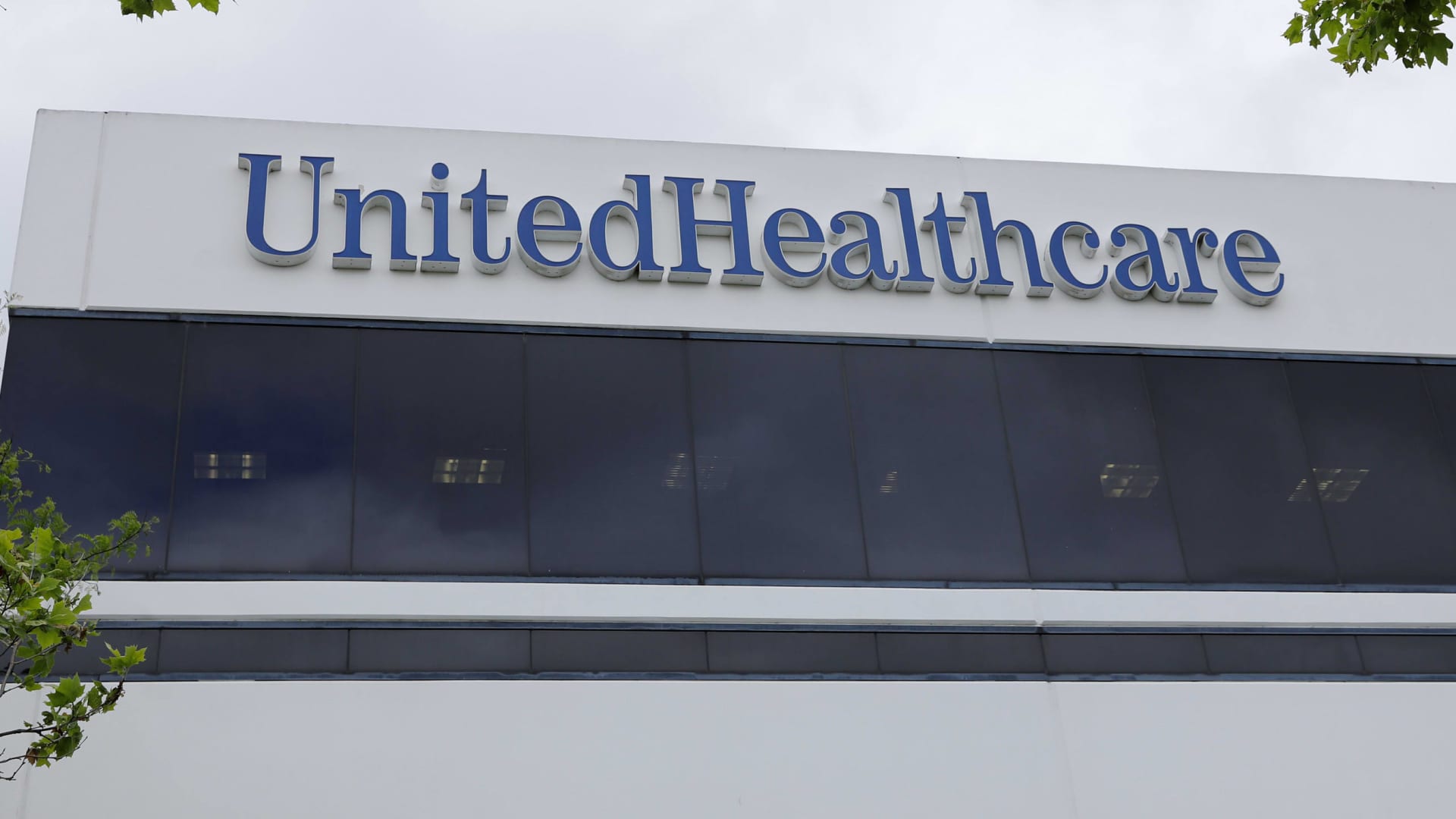 Stocks making the biggest moves midday: UnitedHealth, Applied Materials, Sandisk and more