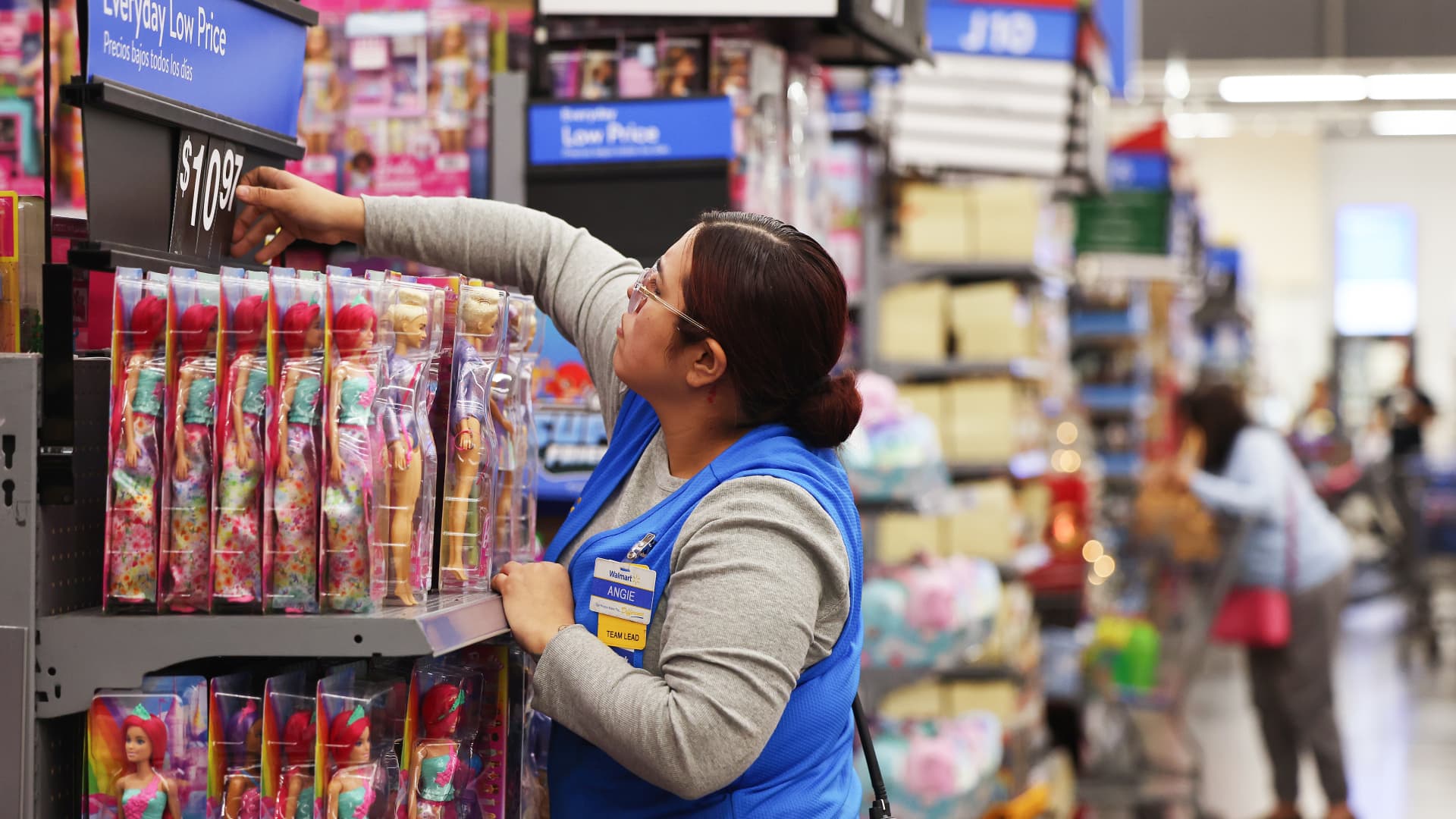 These two charts show Walmart and Target's front-loading strategy