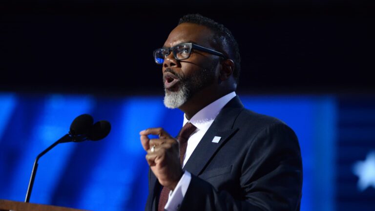 Chicago mayor signs order with blueprint for fighting a potential Trump crackdown