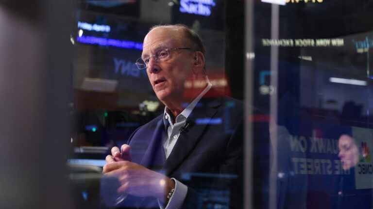2 of our financial stocks jump to record highs — plus, Meta's Threads keeps growing