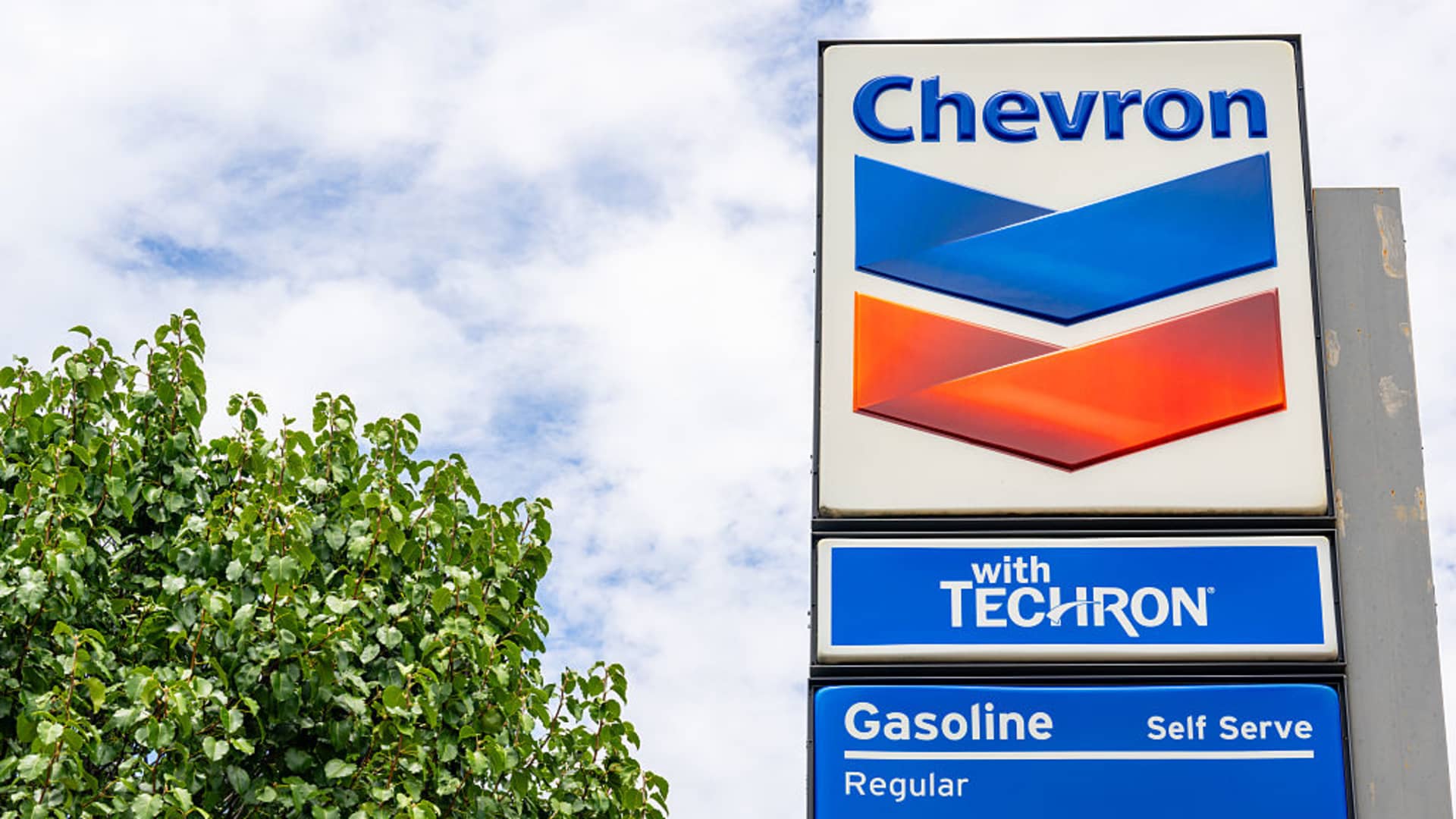 Chevron profit hit by low crude oil prices and loss from Hess acquisition