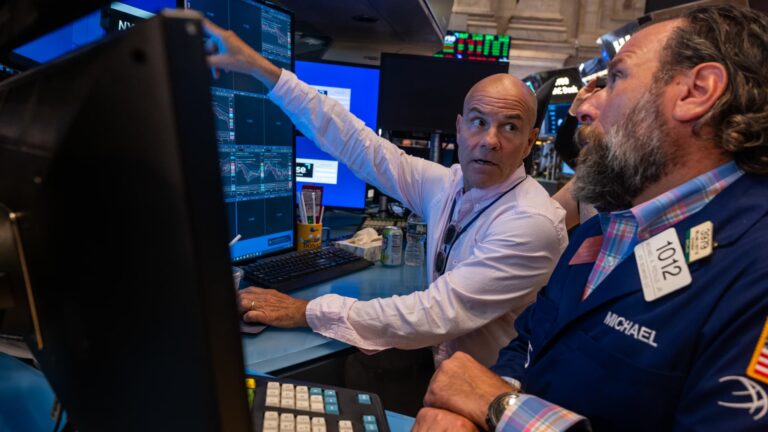 A bearish 'double top' pattern just formed in the Dow. What that means
