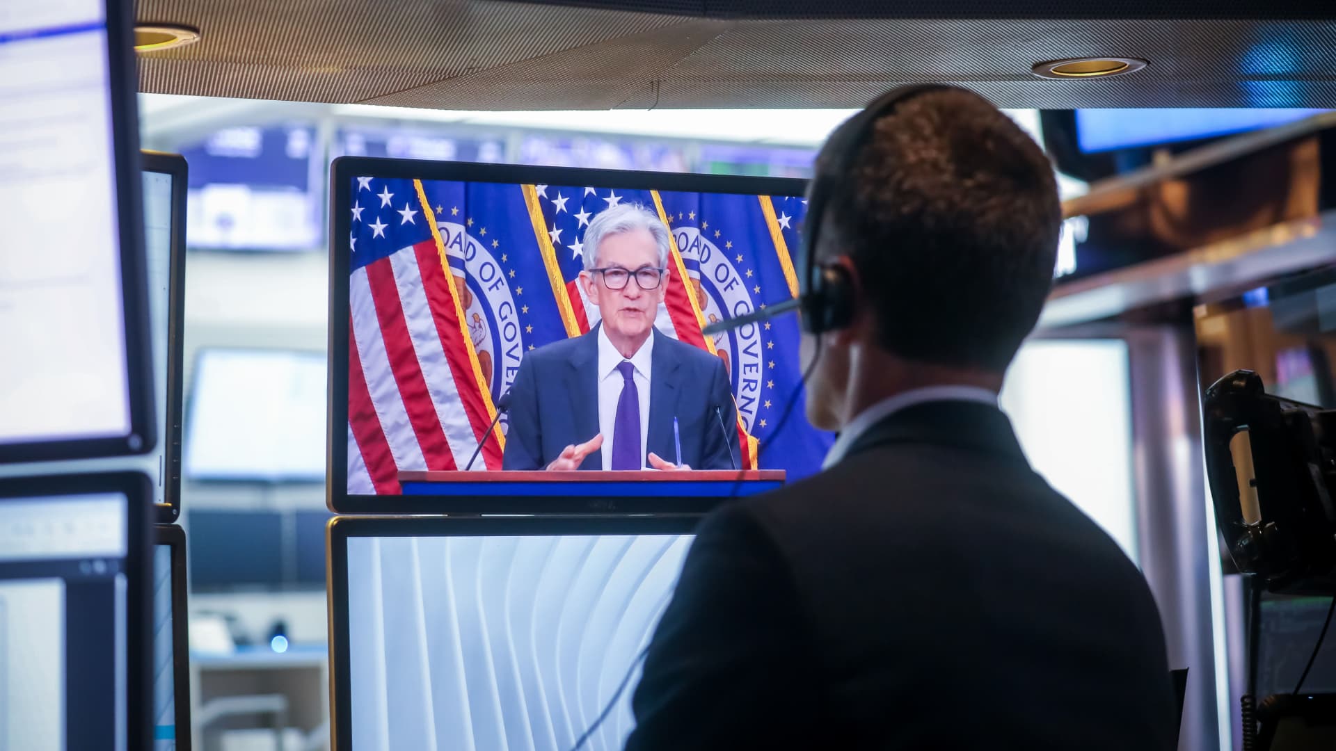 7 portfolio stocks that stand to benefit most from Fed rate cuts