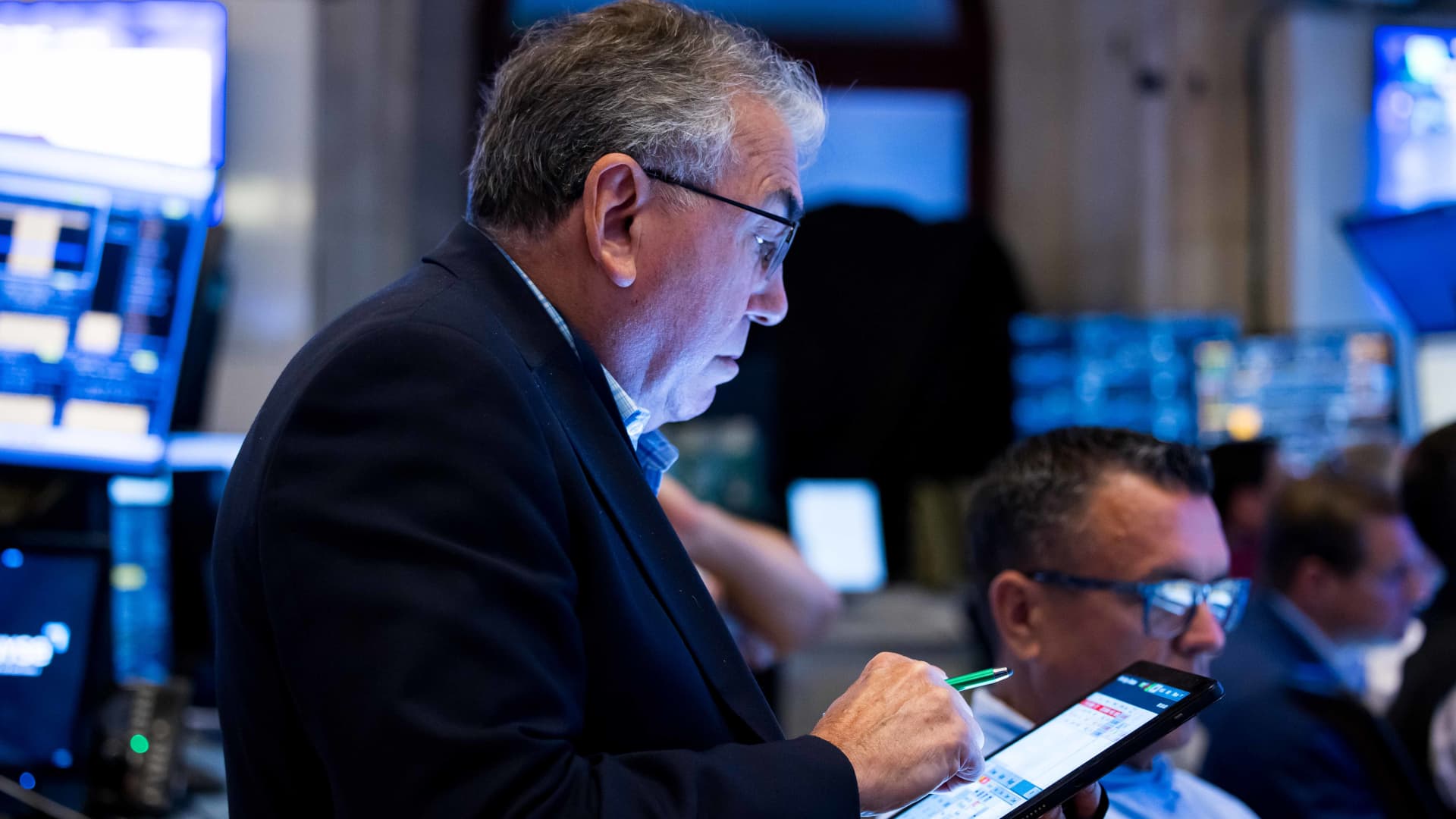 Long-term yields continue to rise as Trump amps up fight for Fed control