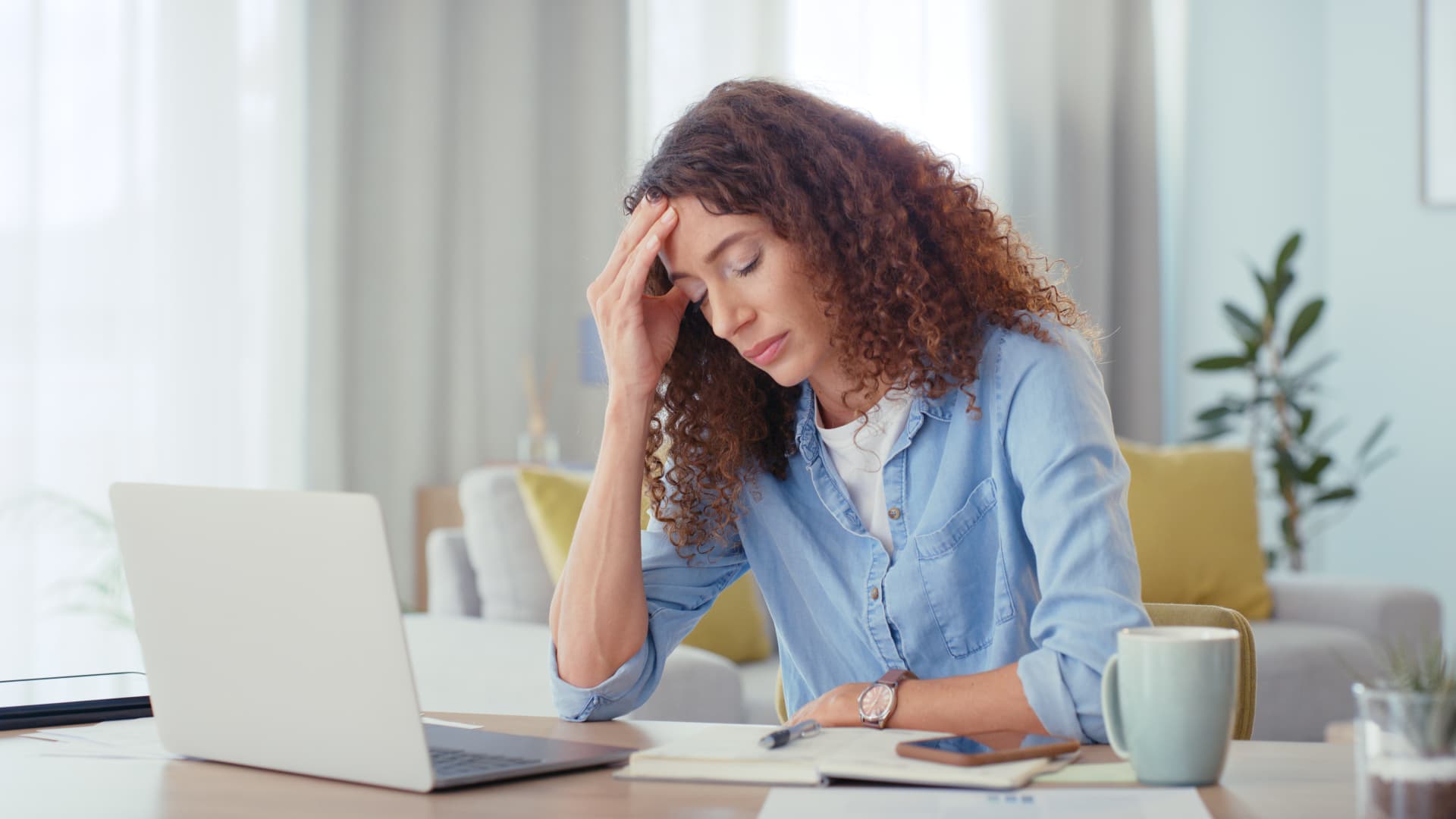 1 in 5 laid-off workers submitted over 100 applications before finding a job, says new report