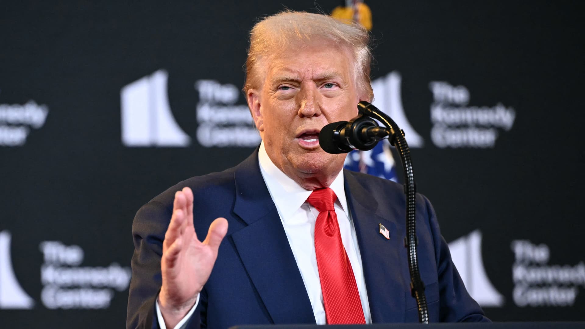 Trump shrugs off suspected Russian hack of U.S. federal courts: 'Are you surprised?'