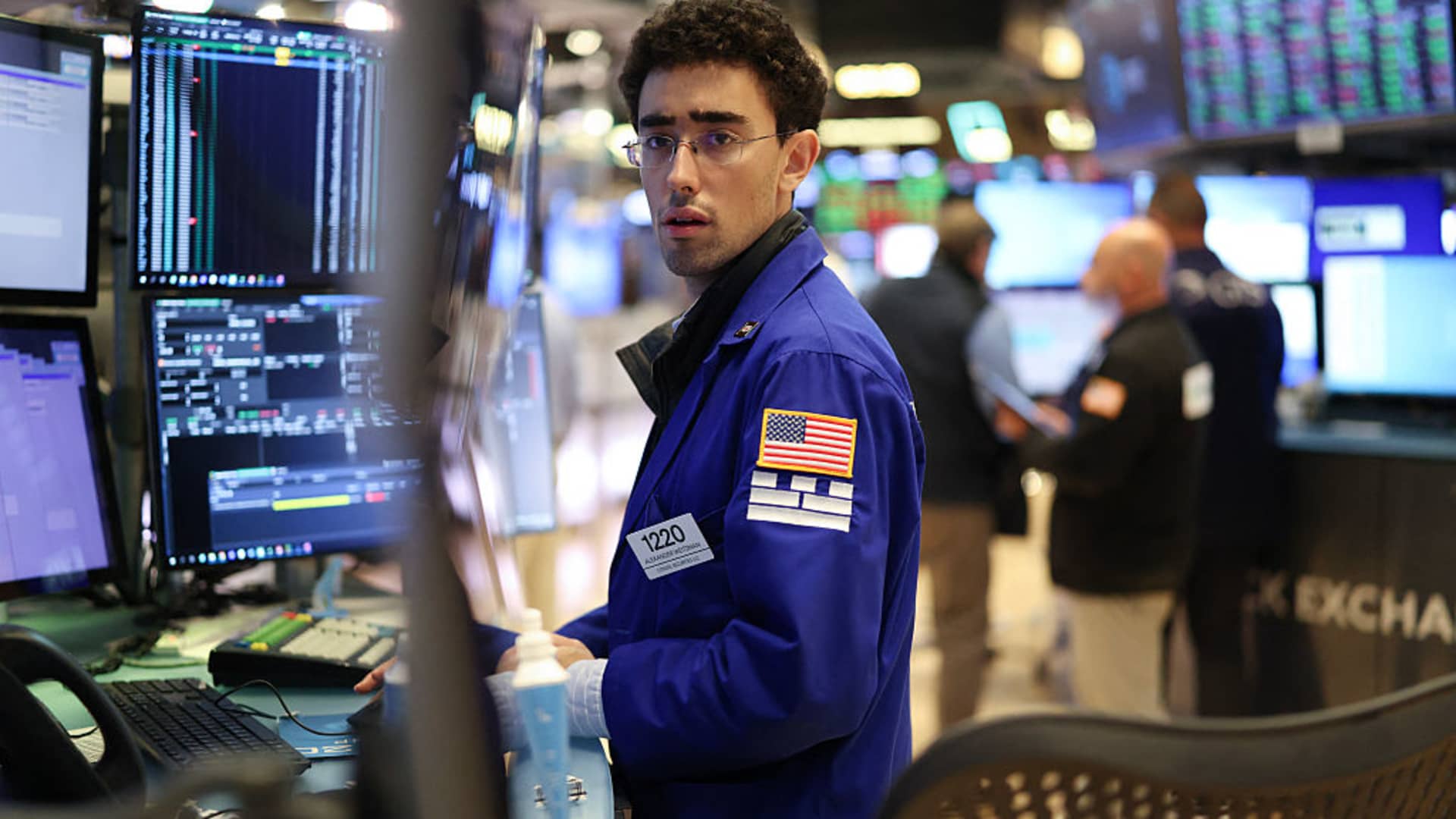 Eli Lilly and health-care stocks are week's big winners, 3 sectors in the red