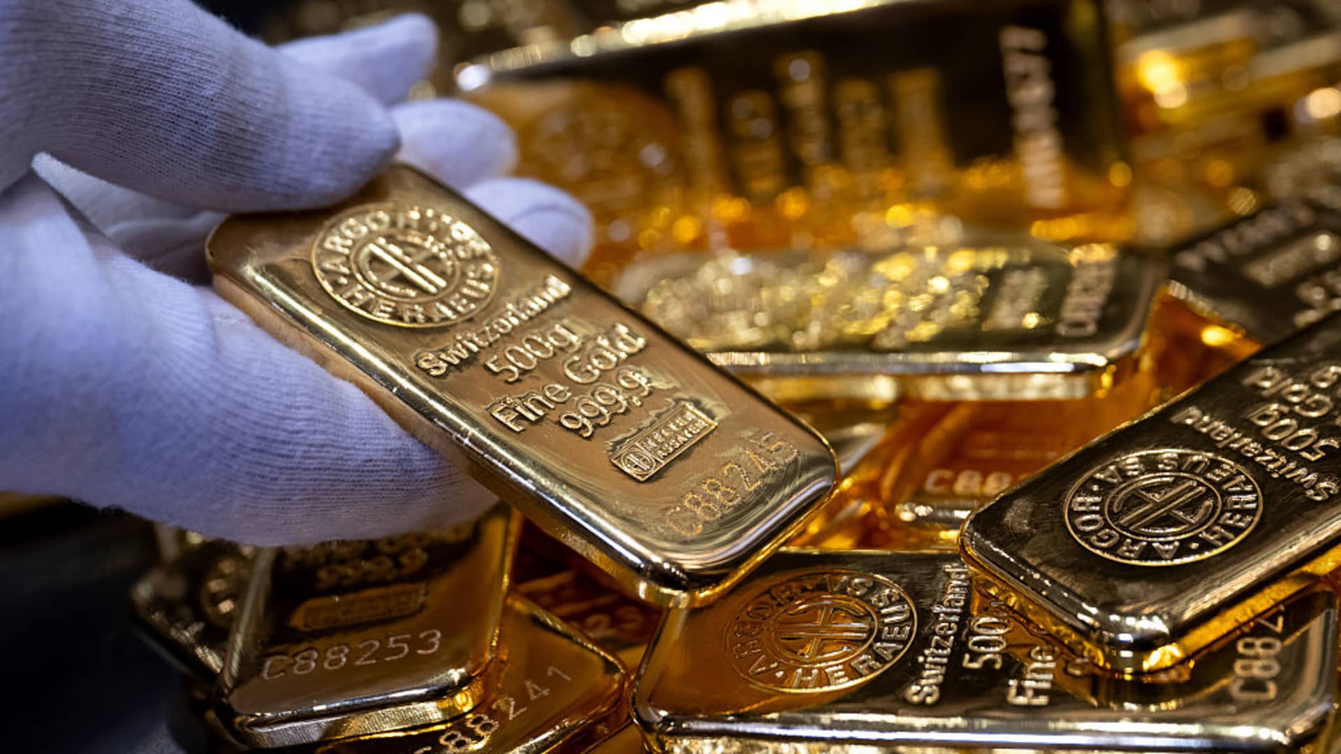 Bank of America raises gold forecast, noting Trump threat to Federal Reserve independence