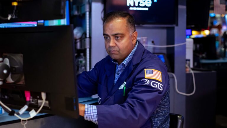 Insider report: The stocks with the biggest recent sales by executives from Circle Internet, Zillow, Applovin and more