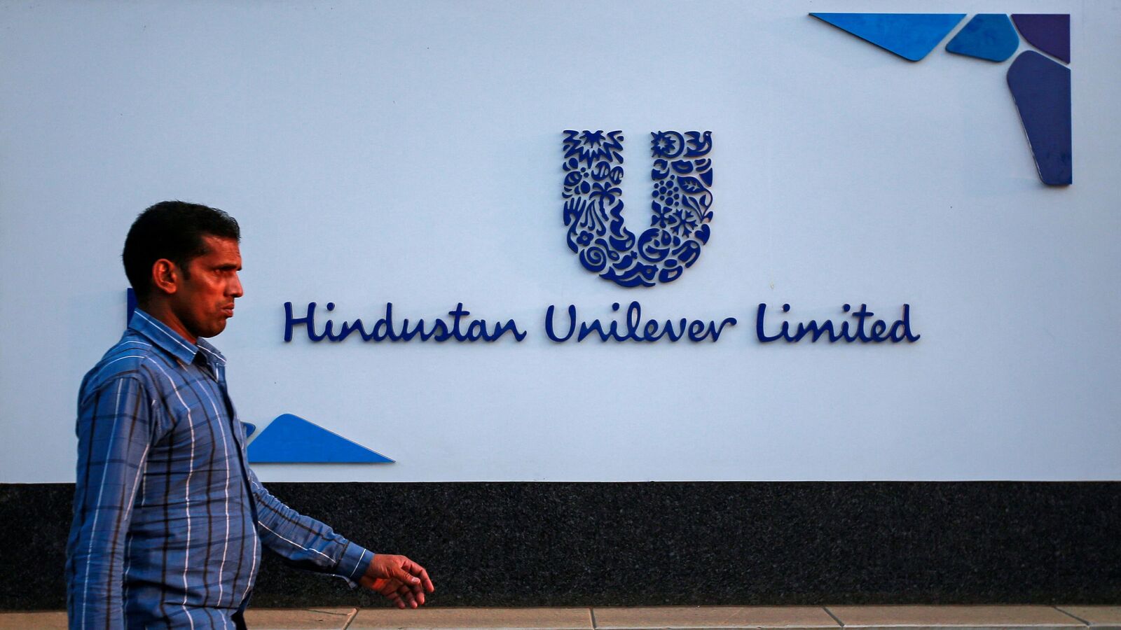 Hindustan Unilever shares jump 8% on strong Q1 results; brokerages turn bullish, hike target price | Stock Market News