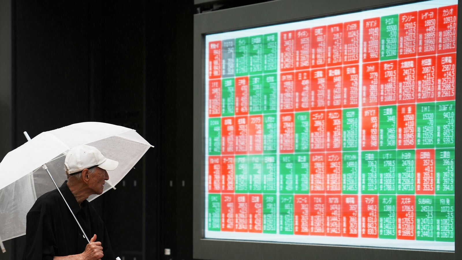 Indian stock market: 10 key things that changed for market overnight - Gift Nifty, Trump tariffs to Apple Q3 results