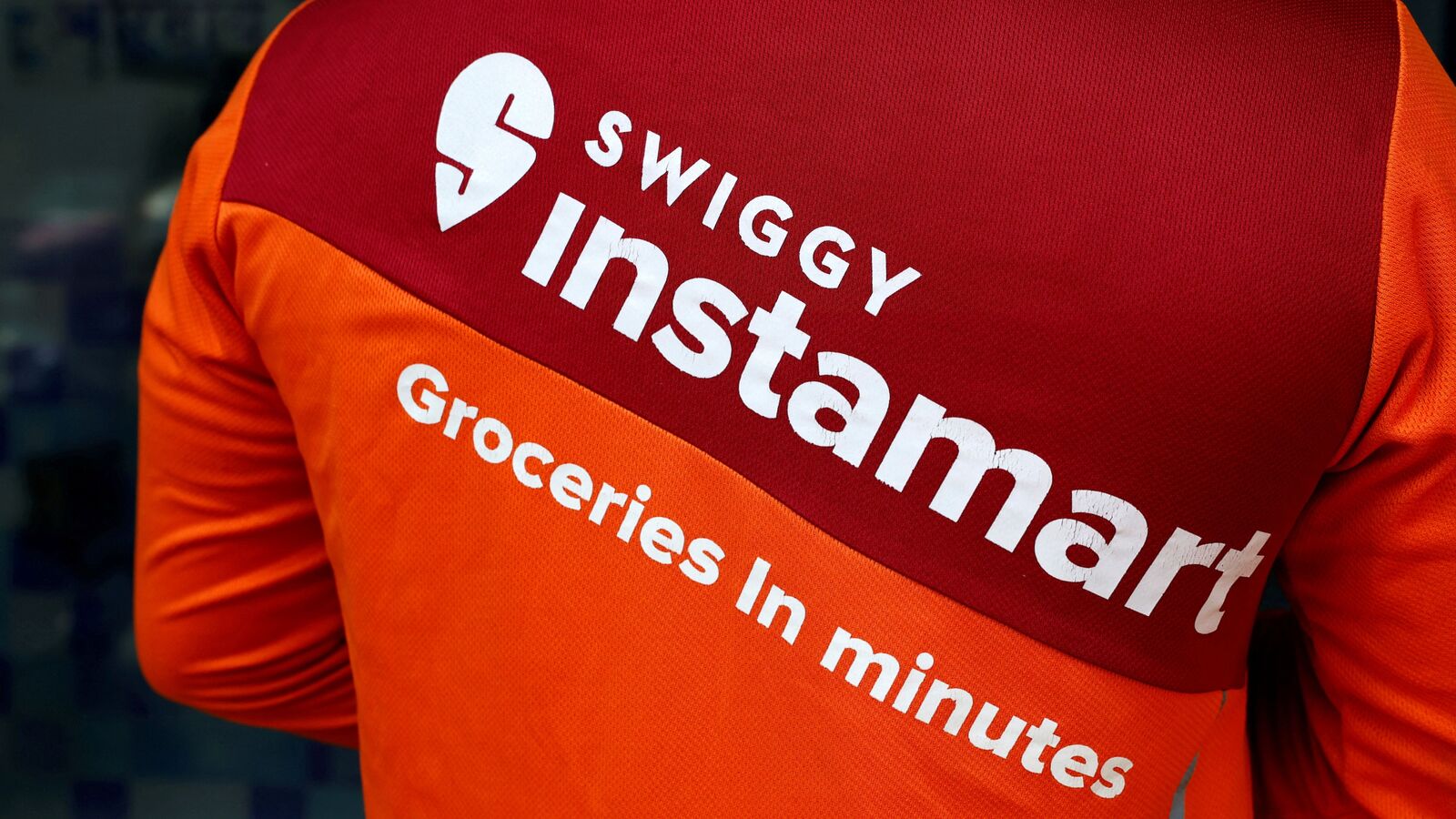 Swiggy share price slumps over 4% after Q1 net loss widens. Should you buy or sell?