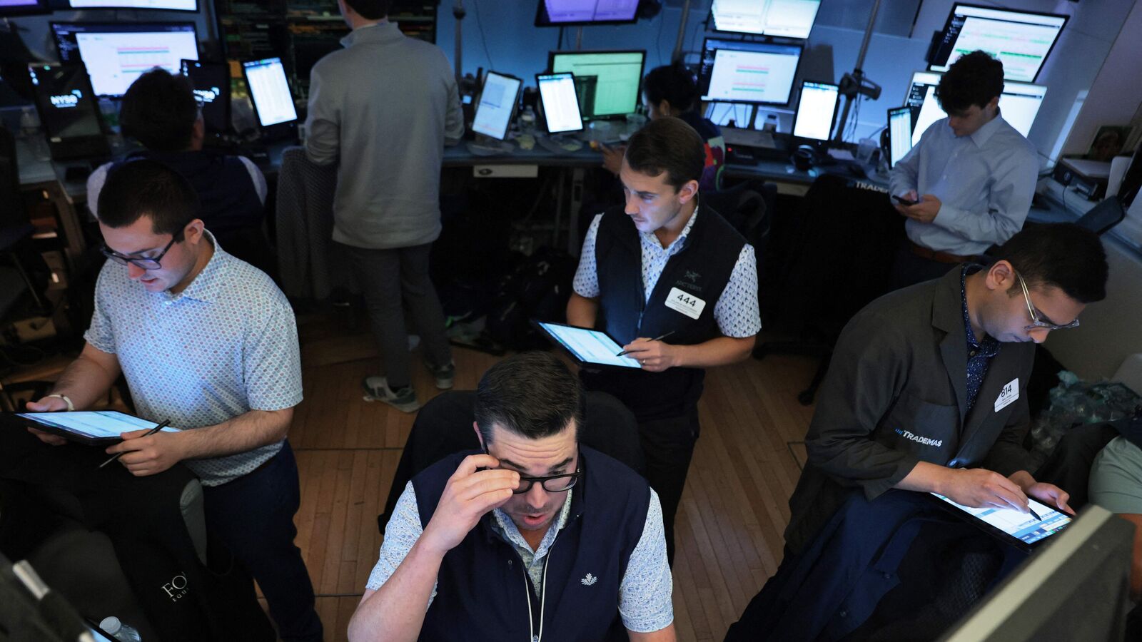 Wall Street Live: Nasdaq, Dow Jones, S&amp;P 500 rebound on Fed rate cut optimism