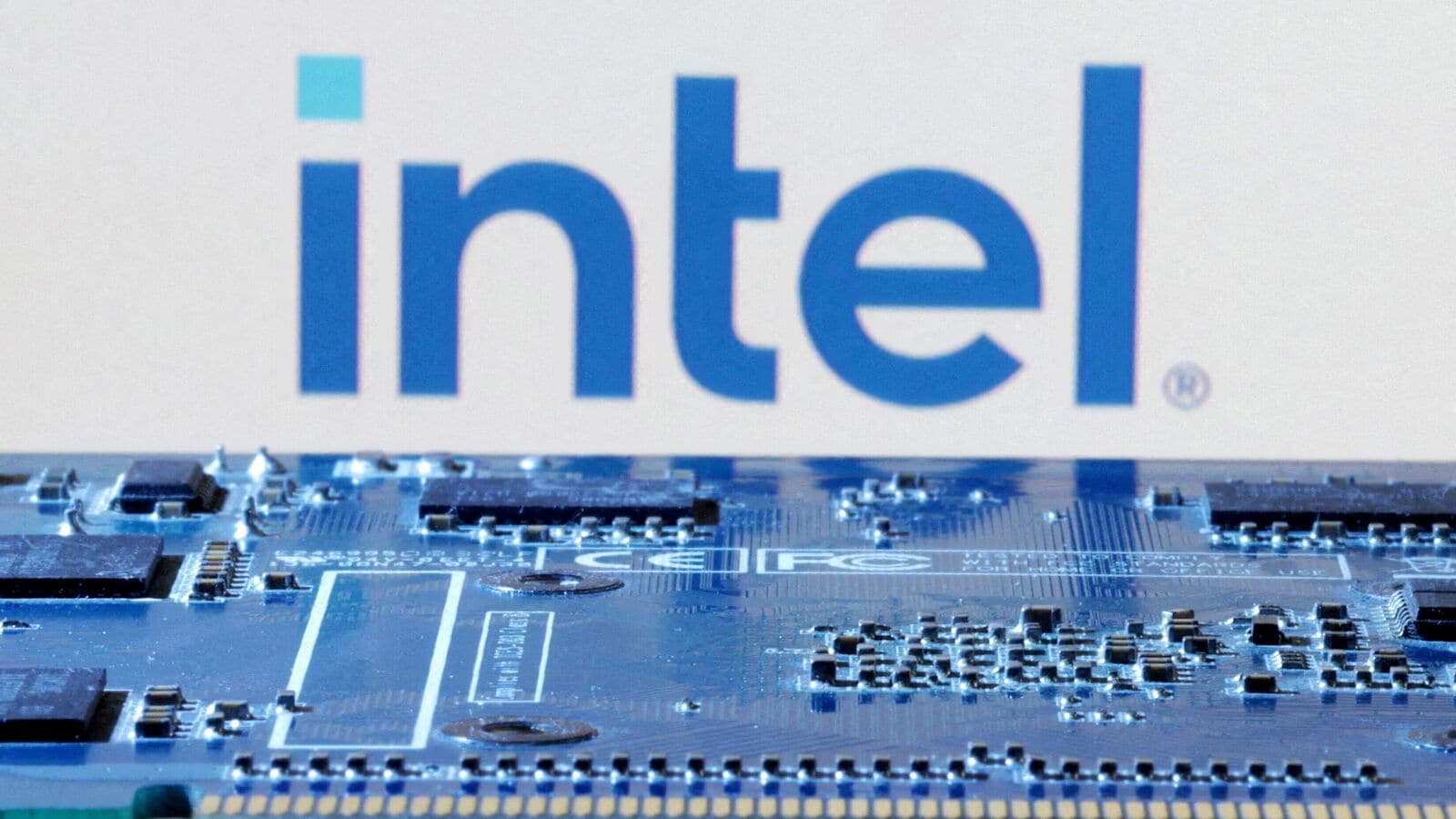 Intel shares extend rally on Trump investment report, stock jumps 4%