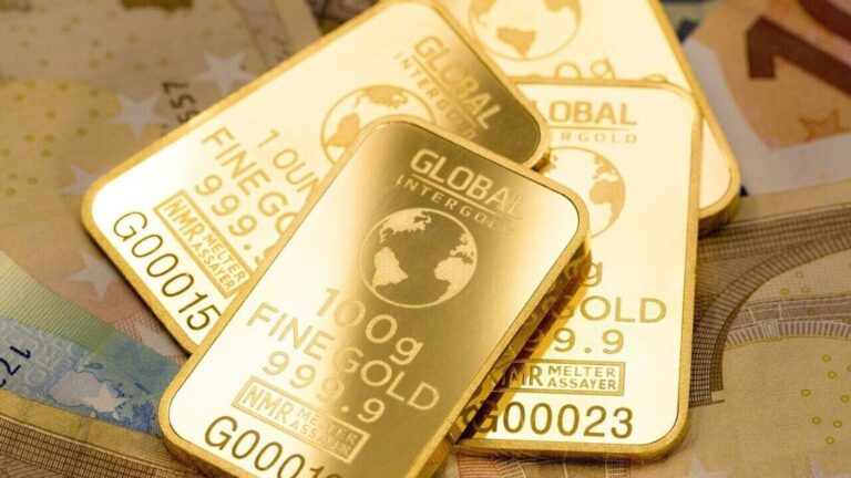 MCX Gold rate continues to trade higher. Is it the right time to buy gold or book profit?