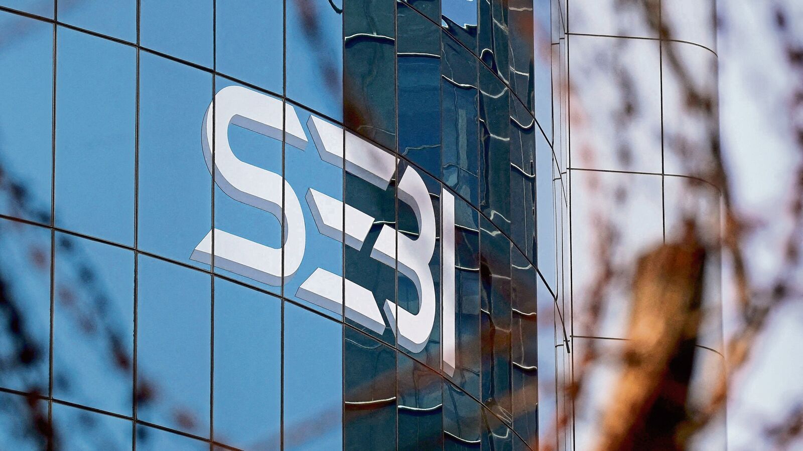 Avadhut Sathe raid: Sebi sends a signal as market education morphs into stock advice