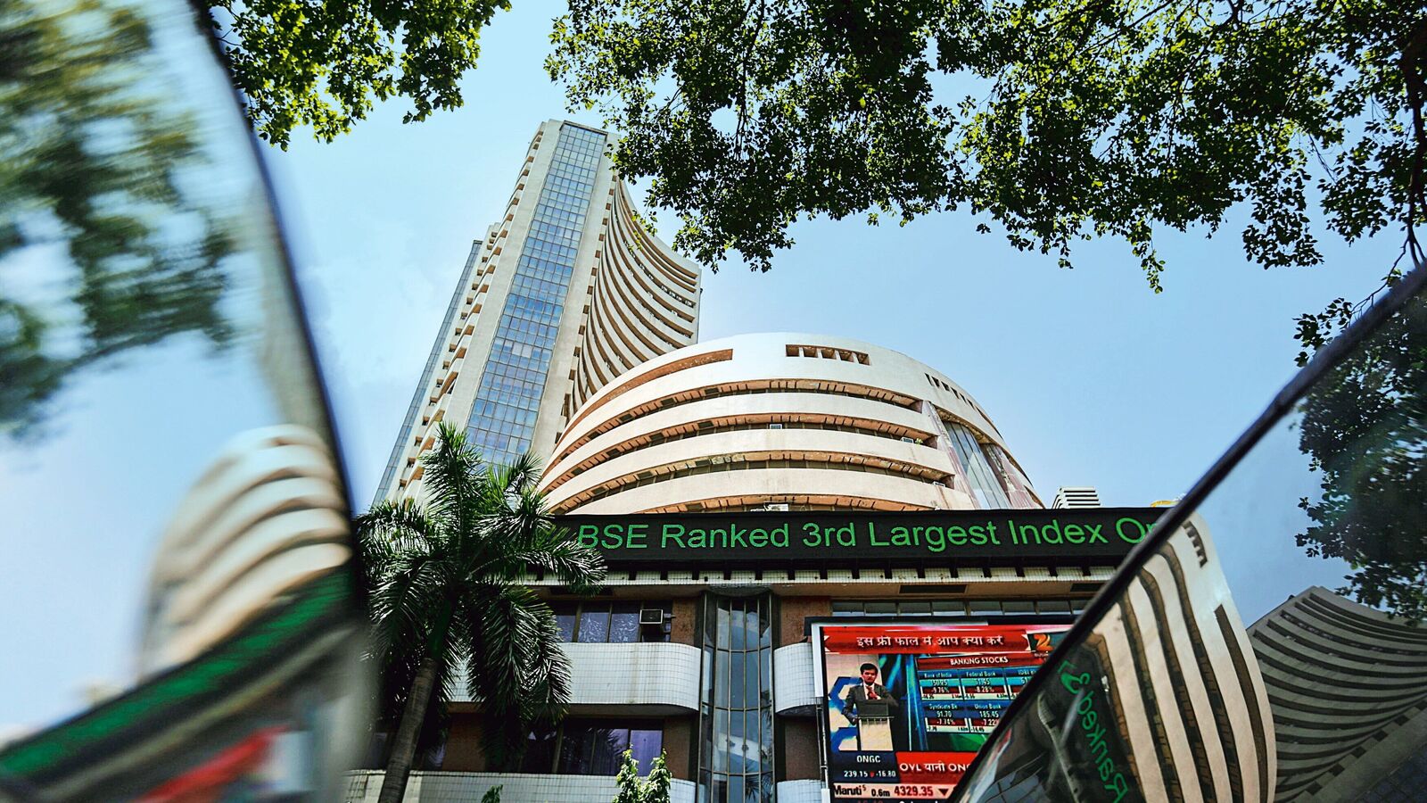 Mcap of 5 of top 10 most valued firms surge by  ₹60,676 crore; SBI, HDFC Bank biggest gainers