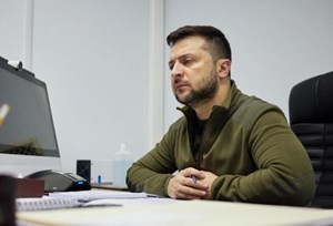 Oil fluctuates as focus shifts to Trump-Zelenskiy meeting