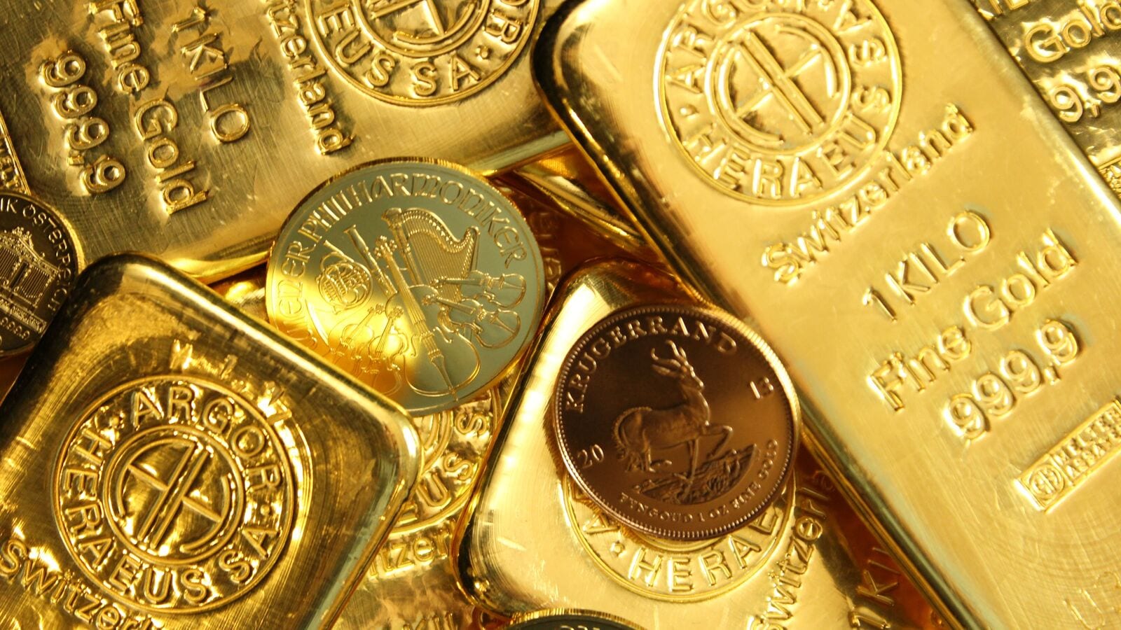 Sovereign gold bonds vs physical gold: Complete guide to returns, liquidity, tax efficiency &amp; long-term wealth building