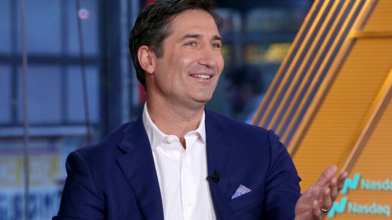 Can Starbucks' big push to improve cafes deliver on what matters most to investors?