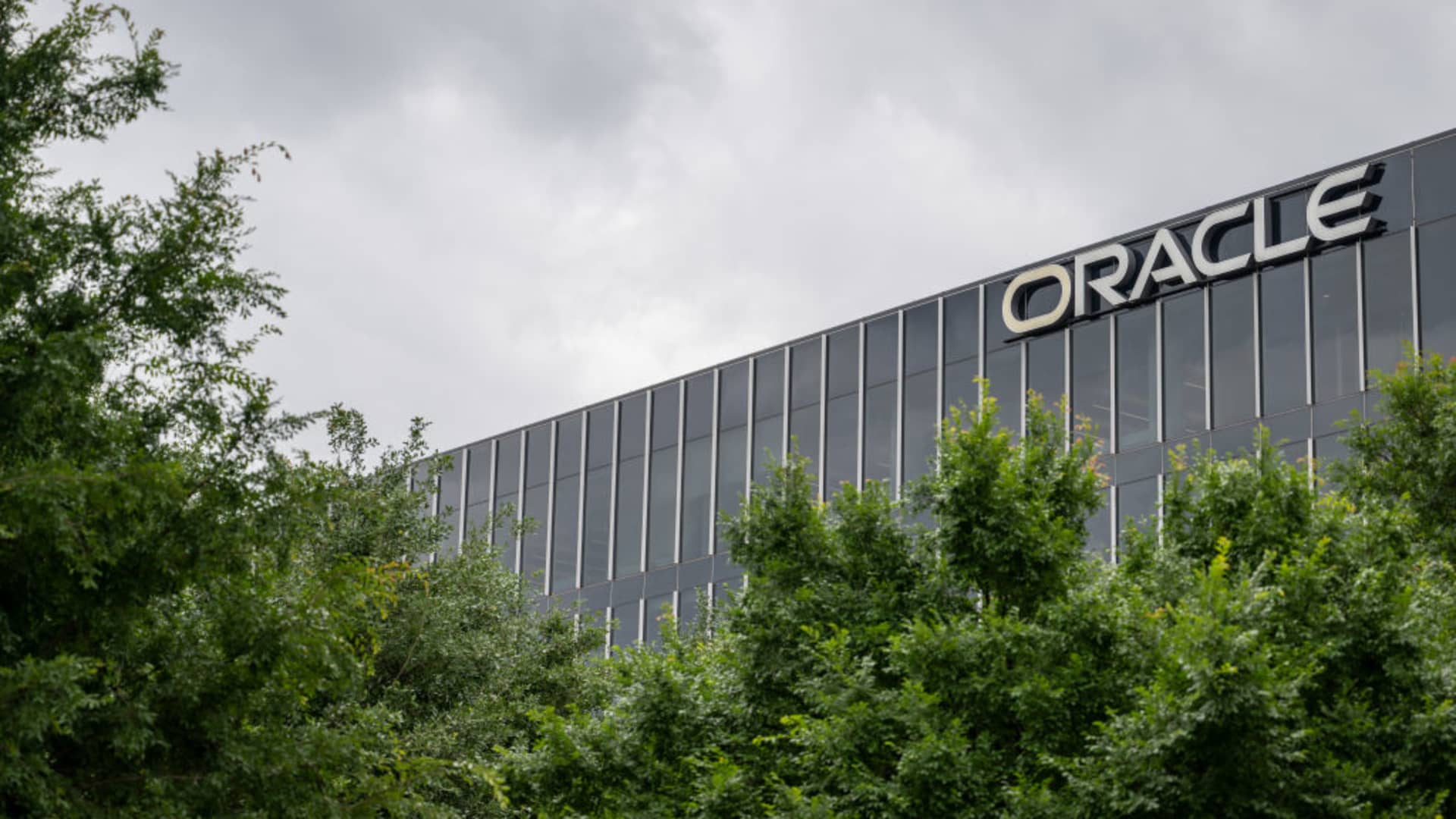 Stunned analysts ratchet up targets on Oracle, Bank of America upgrades. Full Wall Street reaction