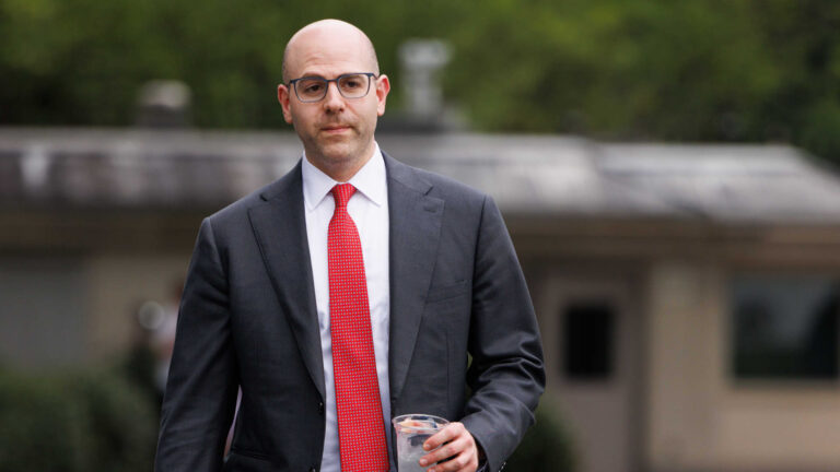 Trump Fed nominee Stephen Miran faces Senate Banking Committee vote after Cook injunction
