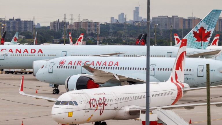Air Canada flight attendants reject wage agreement