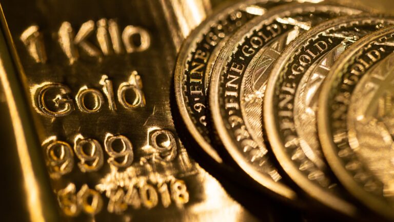 Major banks give big endorsements of gold on loss of Fed independence. Goldman sees upside to $4,000