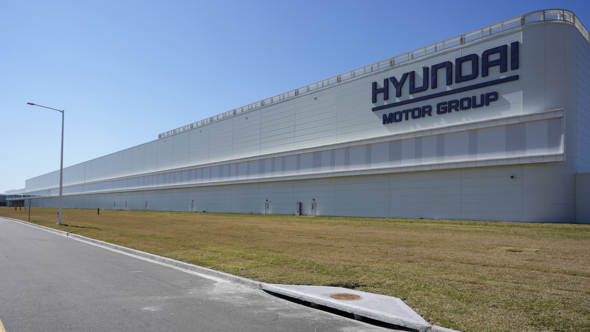 South Korea says 'many' of its nationals were detained in immigration raid on Hyundai facility in Georgia