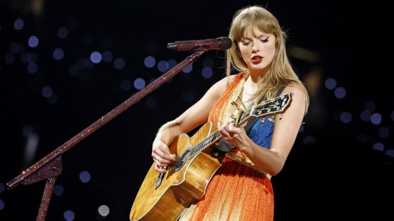 7 traits of highly successful people like Taylor Swift—they don't 'dabble in things that aren't important' to them: Harvard-trained expert