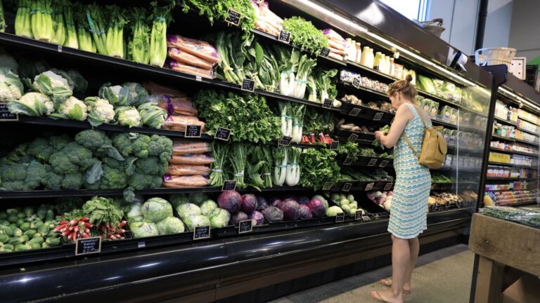 Consumer prices rose at annual rate of 2.9% in August, as weekly jobless claims jump