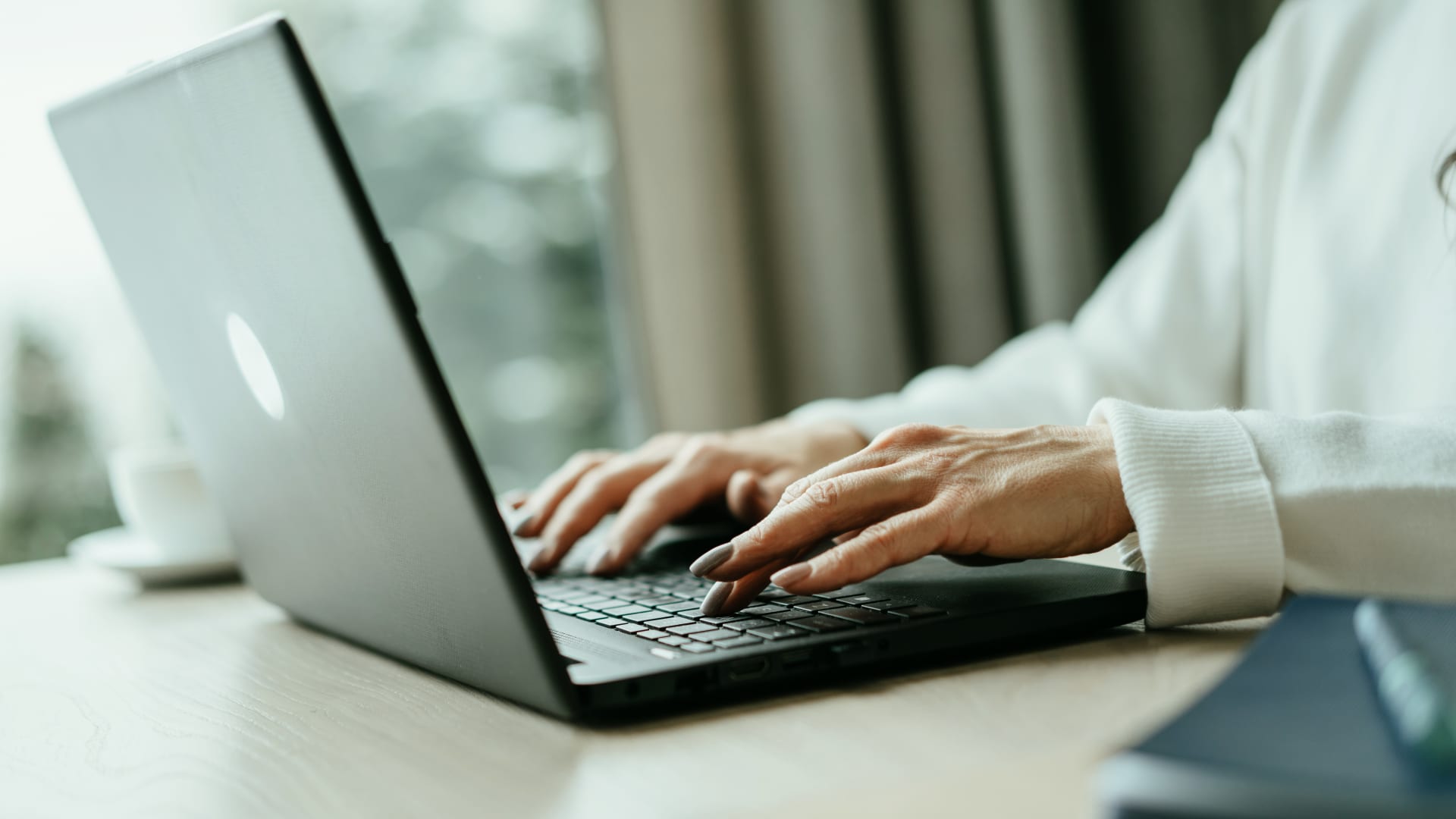 Don't make these AI mistakes on your resume, career experts say: 'It could ruin your chances'