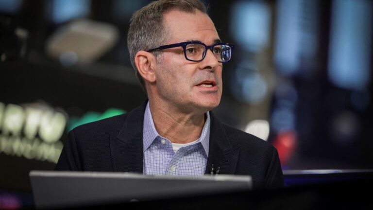 CoreWeave stock climbs 8% after company lands $14 billion deal with Meta