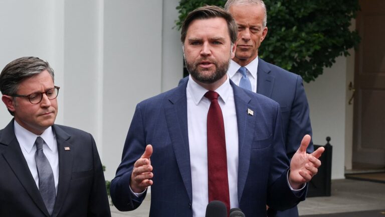 'We're headed to a shutdown,' Vance says after Trump meeting with leaders ends