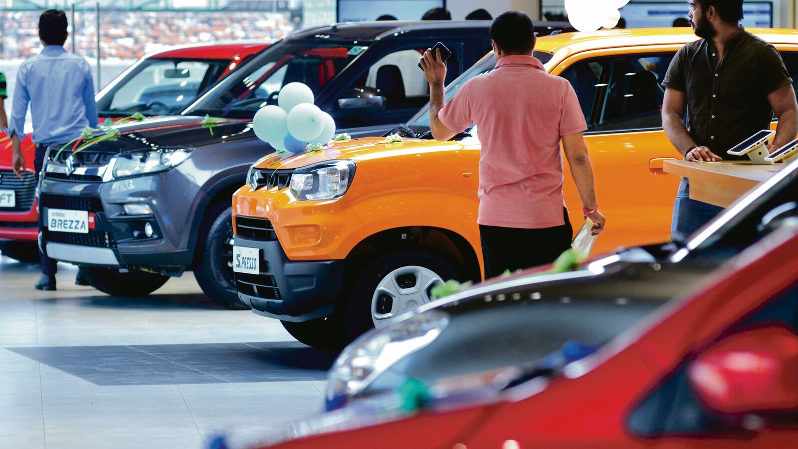 Maruti Suzuki on track to join  ₹5 lakh crore m-cap club as auto maker's shares jump 41% in 2025