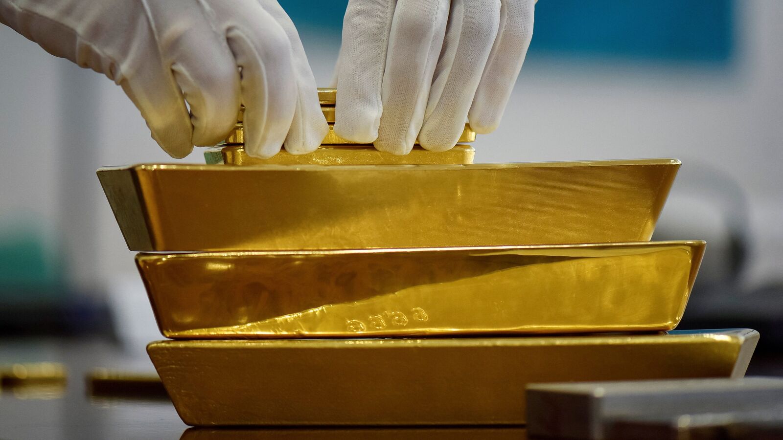 Gold keeps glittering. Is it finally time to sell?