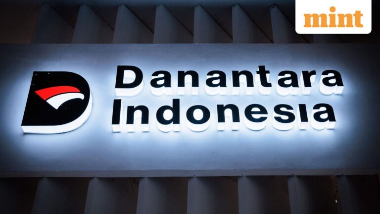 Tycoons pledge to buy $3 billion of Indonesian ‘Patriot’ bonds