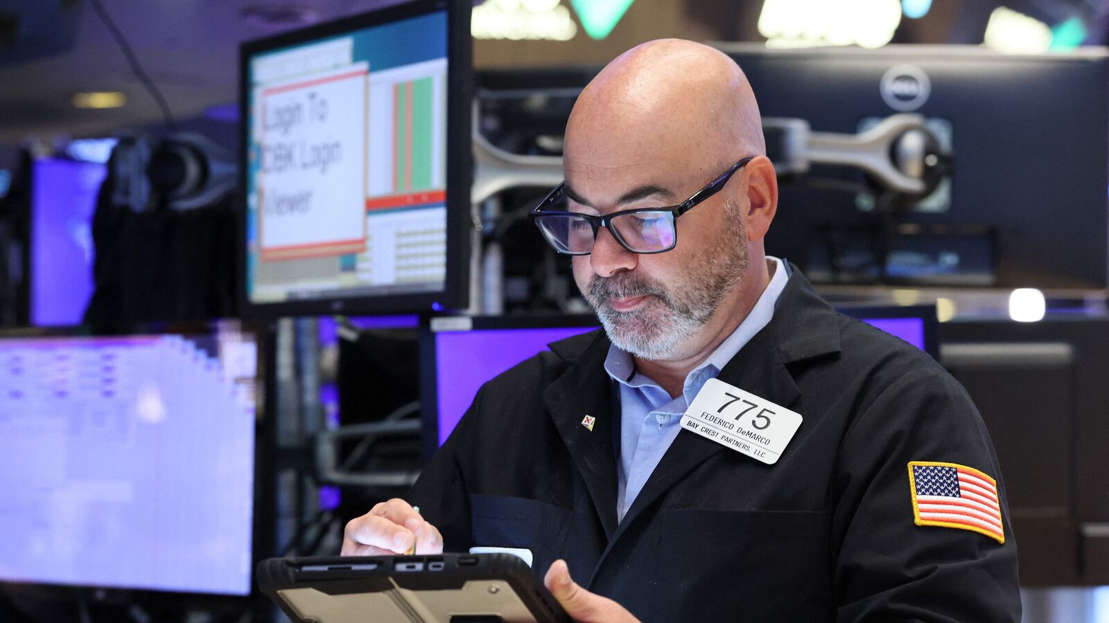 Wall Street today: S&amp;P 500, Dow Jones, Nasdaq extend gains, FedEx climb 1.7%
