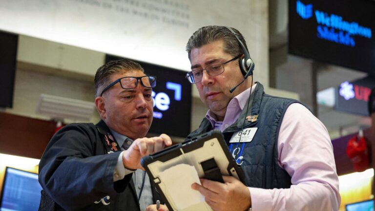 Wall Street today: US stocks mixed after record highs
