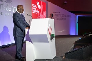 Angola urges more onshore investment to boost oil production