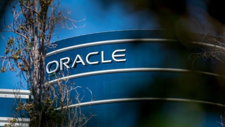 Oracle share price zooms 28% in extended trading after Q1 results. Do you own?