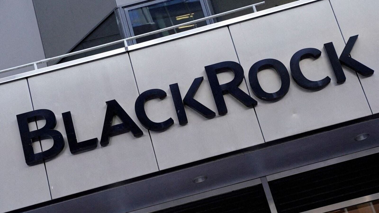 BlackRock to manage $80 billion for Citigroup as bank refocuses wealth business