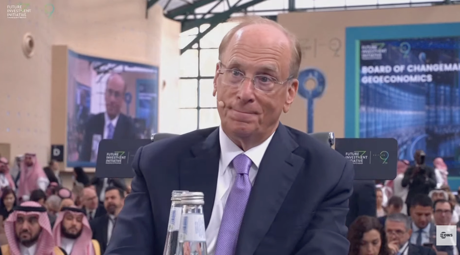 BlackRock CEO reveals central banks’ top question as gold dips below $4K