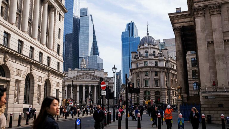 'Never been stronger': Investors pile in UK stocks as next U.S.-alternative