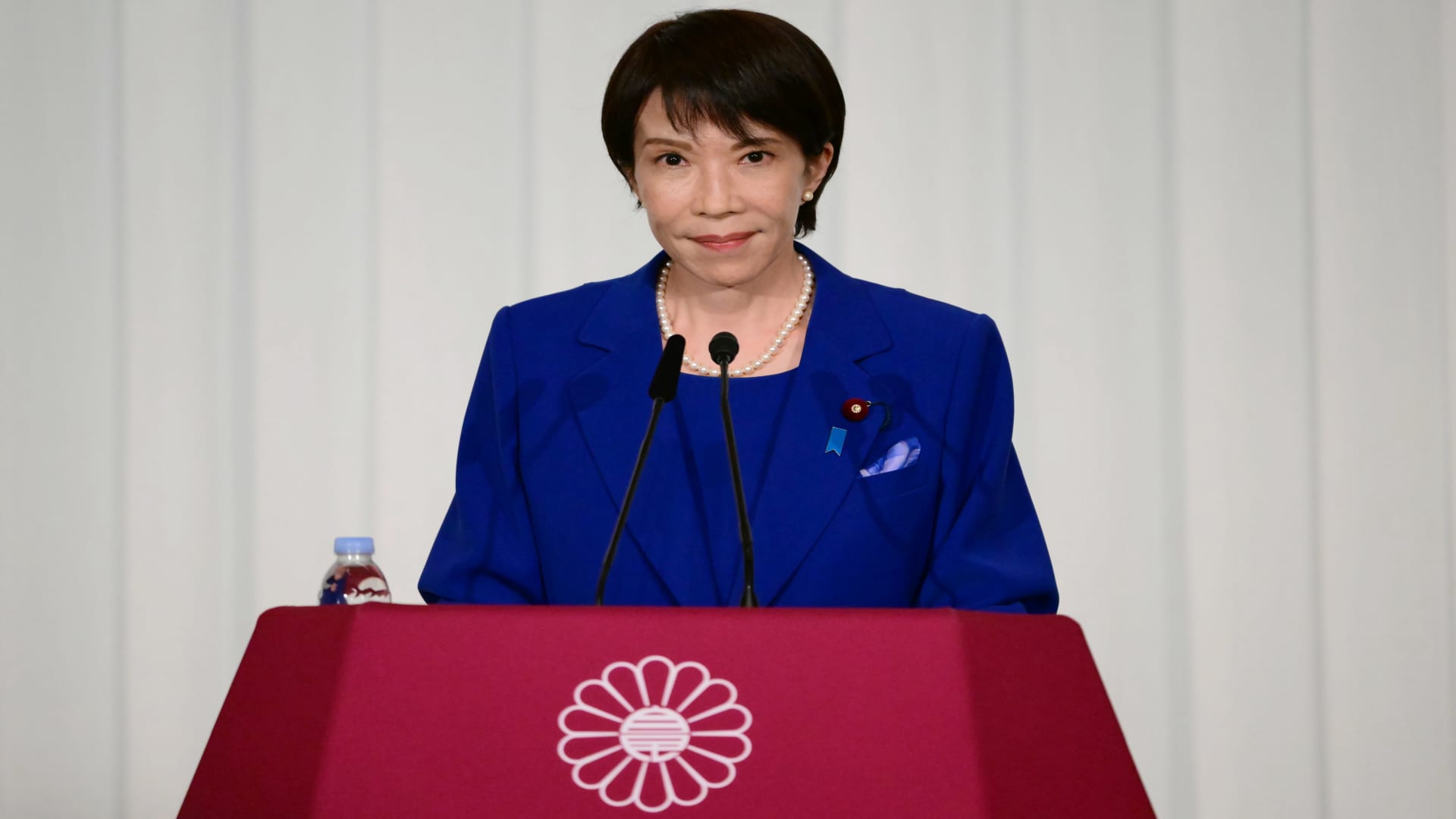 Right-wing Sanae Takaichi is set to be Japan's first female prime minister