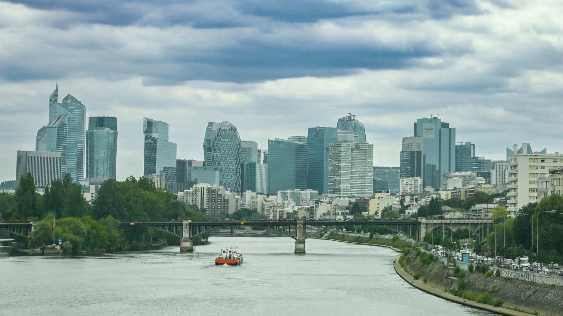 European stocks set for mixed open as French crisis weighs on sentiment