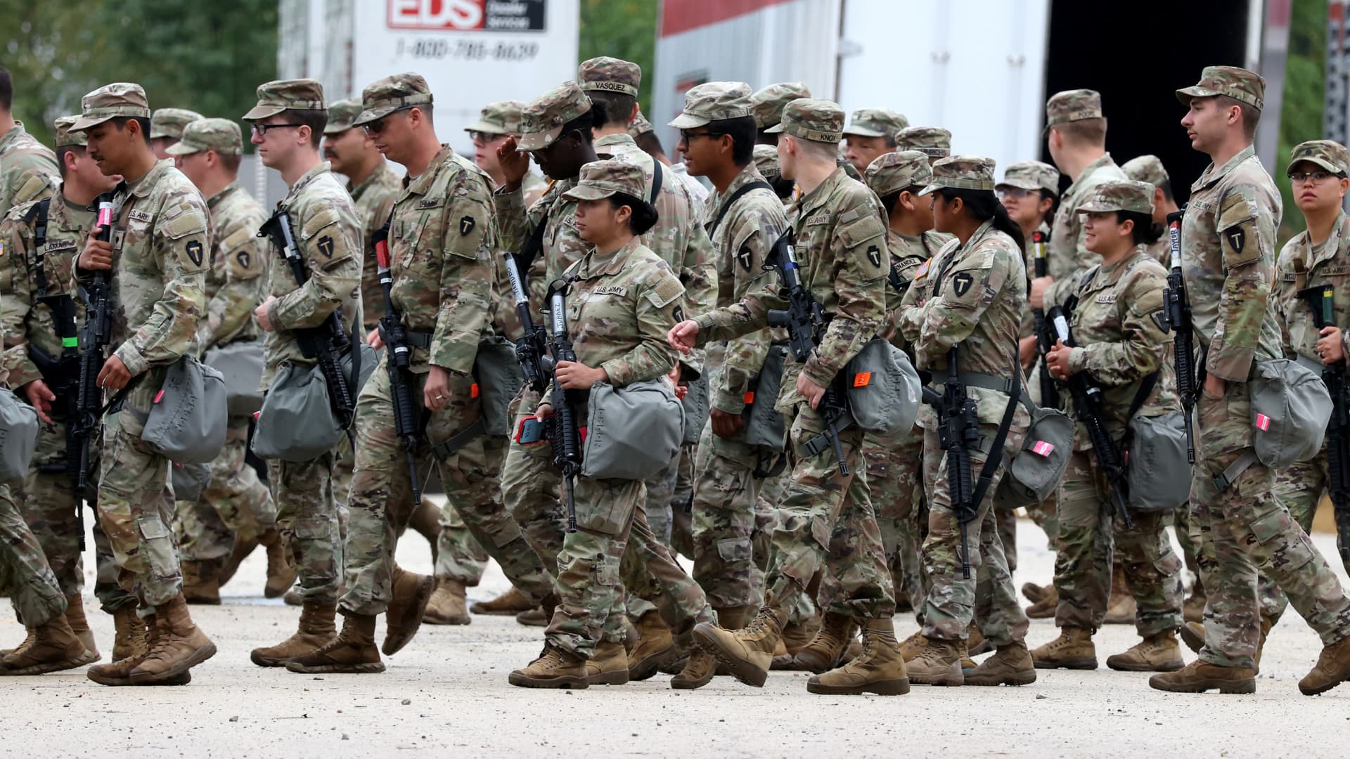 Trump asks Supreme Court to allow Illinois troop deployment