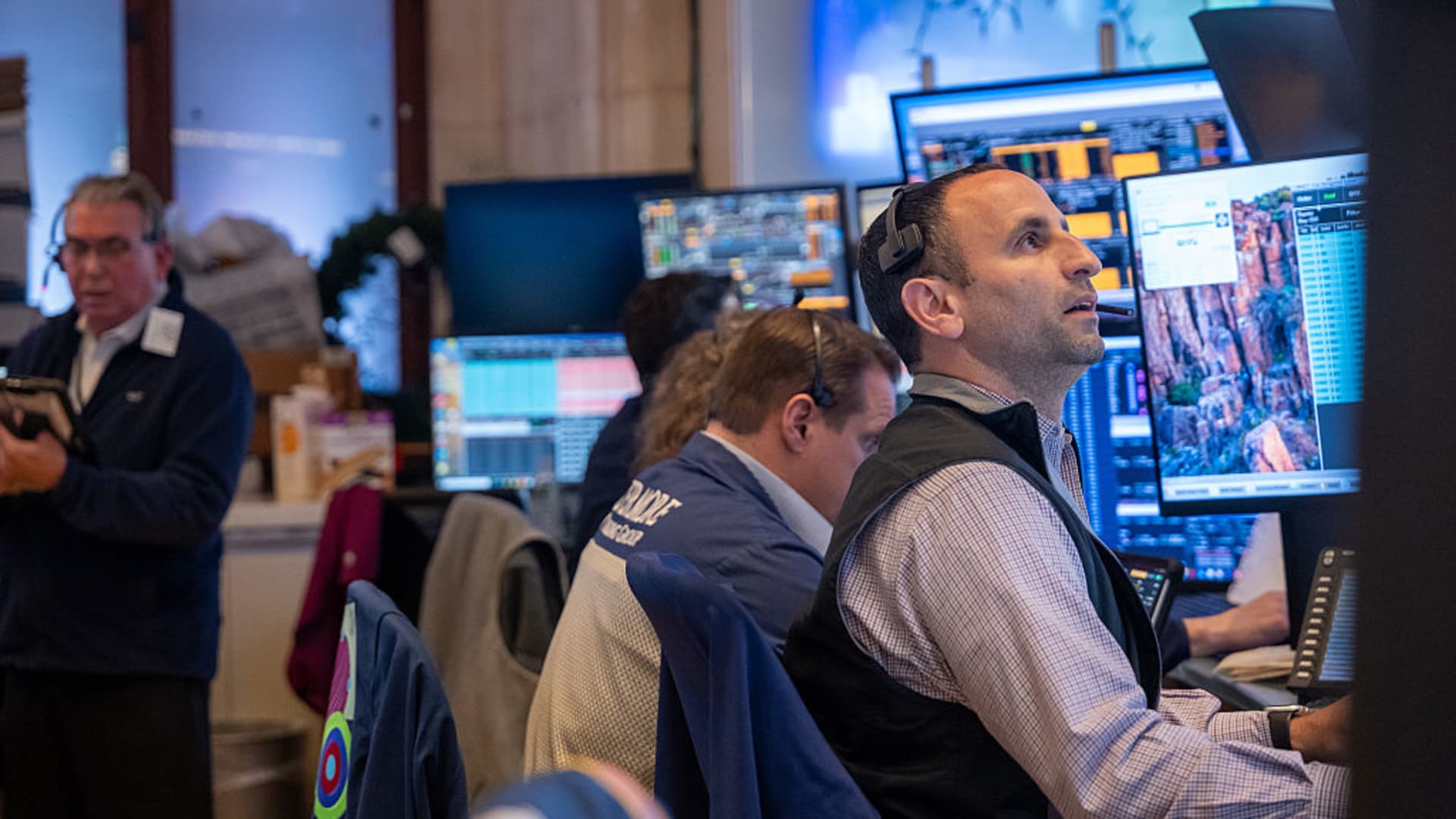 Goldman's hedging strategy for a market drawdown: Buy puts in these fundamentally weak stocks